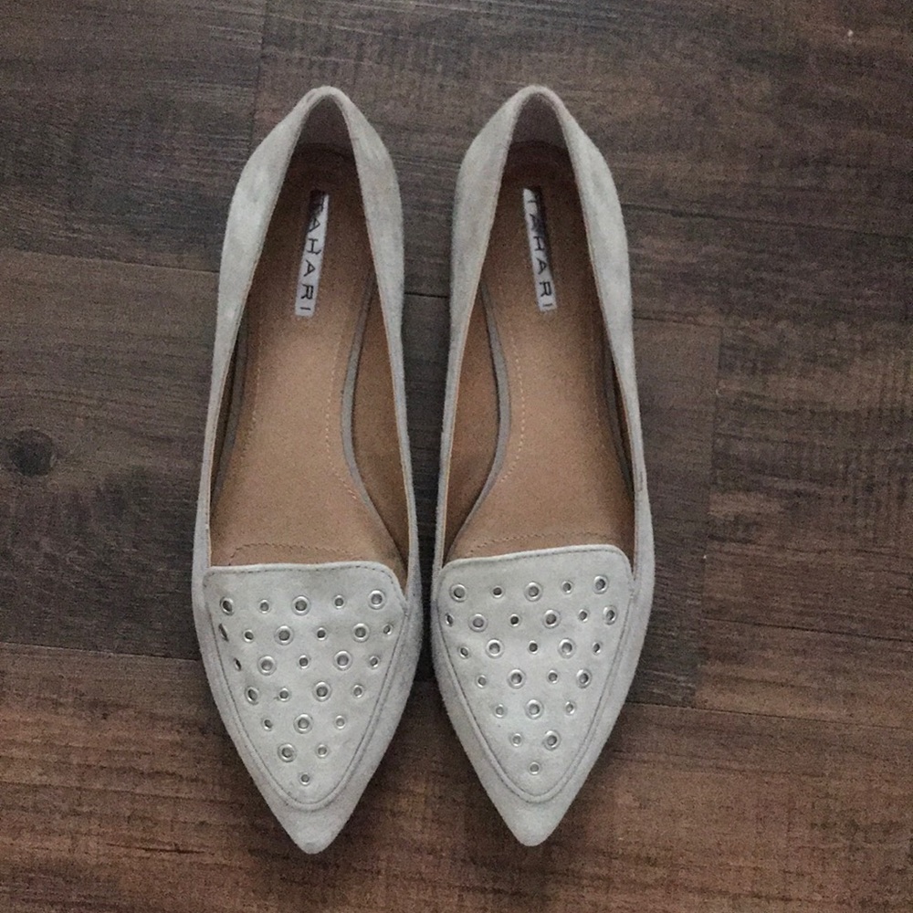 Tahari pointed-toe flats